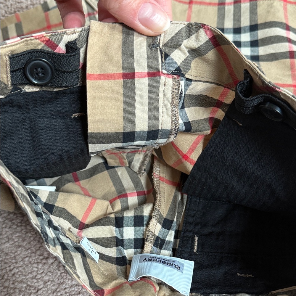 Burberry Boys Classic Plaid Shorts - Tan/Black/Red size 6 - Picture 6 of 6
